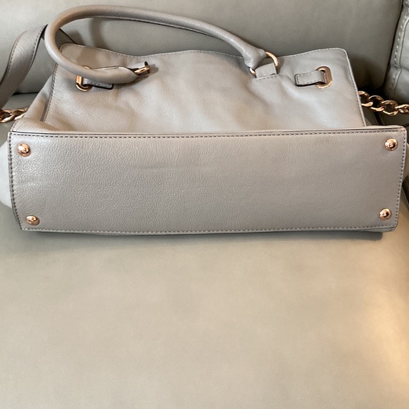 Like new taupe gray Michael Kors purse - Picture 7 of 8